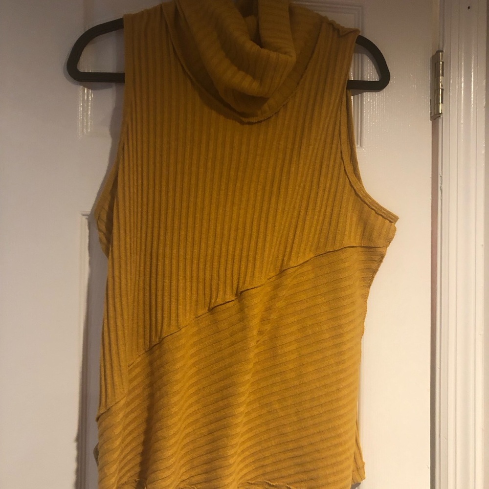 Time and Tru Mustard Sleeveless Ribbed Blouse